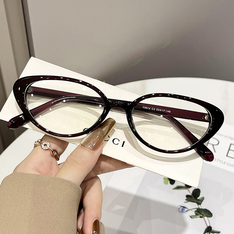 Vintage Black Frame No-Makeup Ultra-Light TR90 Glasses, Blue Light Blocking Chanel-Style Cat Eye 图4