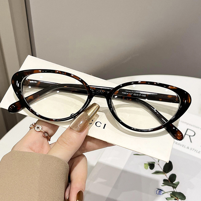Vintage Black Frame No-Makeup Ultra-Light TR90 Glasses, Blue Light Blocking Chanel-Style Cat Eye 图9